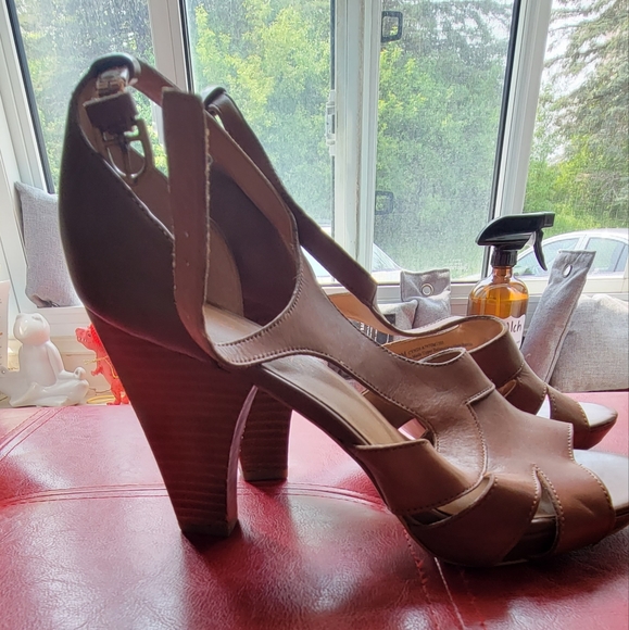 Franco Sarto Sandals - Picture 3 of 3